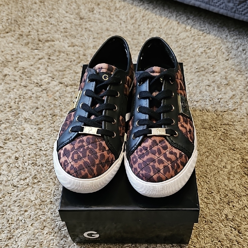 G by Guess GG Backer Quilted Sneakers, Black and Brown, Womens 8.5 - Picture 2 of 9